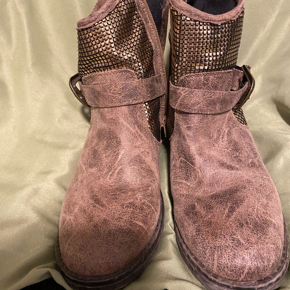WOMENS boots